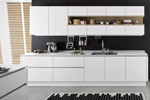 A TIMELESS KITCHEN CLASSIC IN WHITE