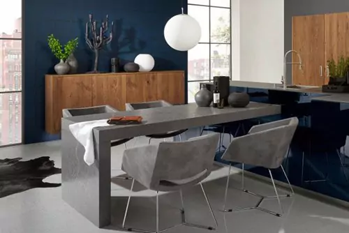 A KITCHEN ISLAND FOR SOCIABLE PEOPLE