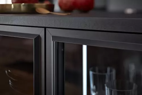 THE COSIEST SIDE OF BLACK: MANHATTAN OAK NERO