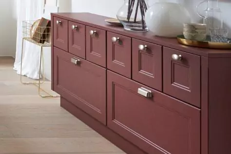 A MODERN KITCHEN ISLAND WITH CLASSIC ELEMENTS