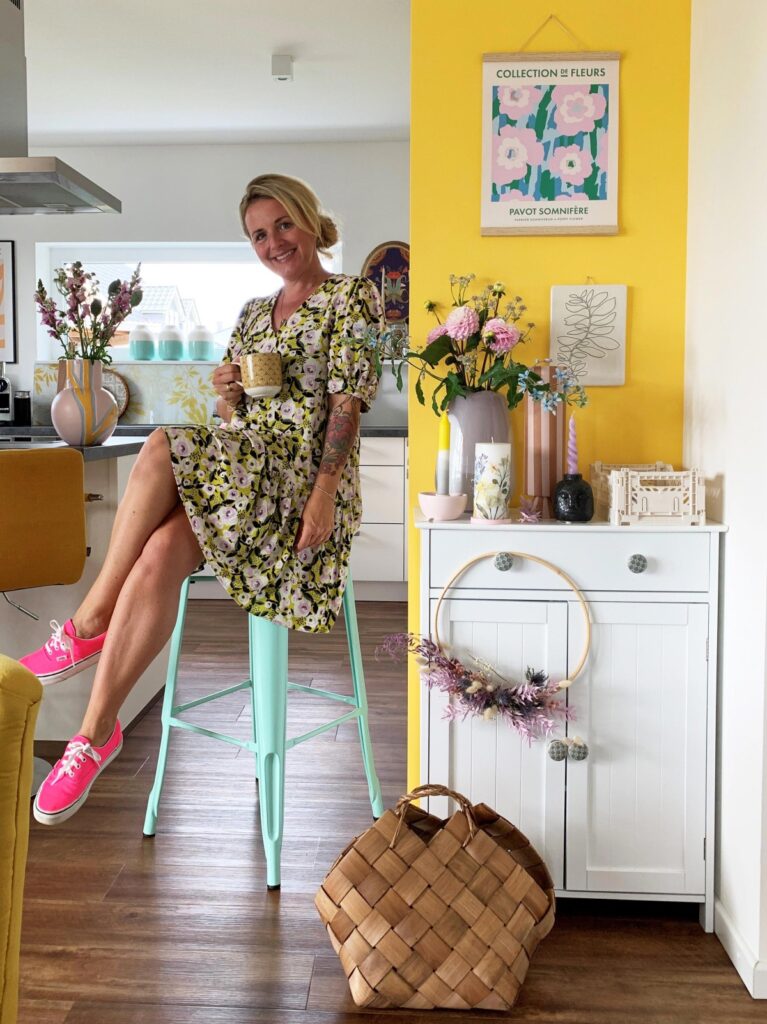 Katrin's colourful home with Nolte kitchen