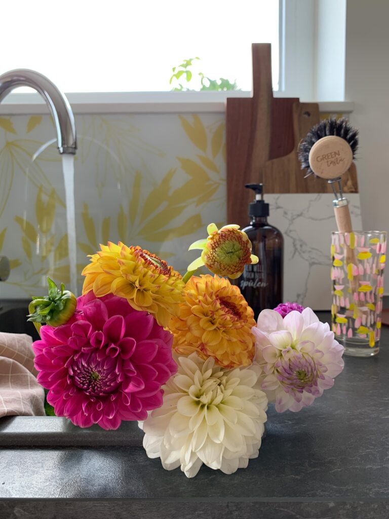 Colourful flowers in Nolte Kitchen