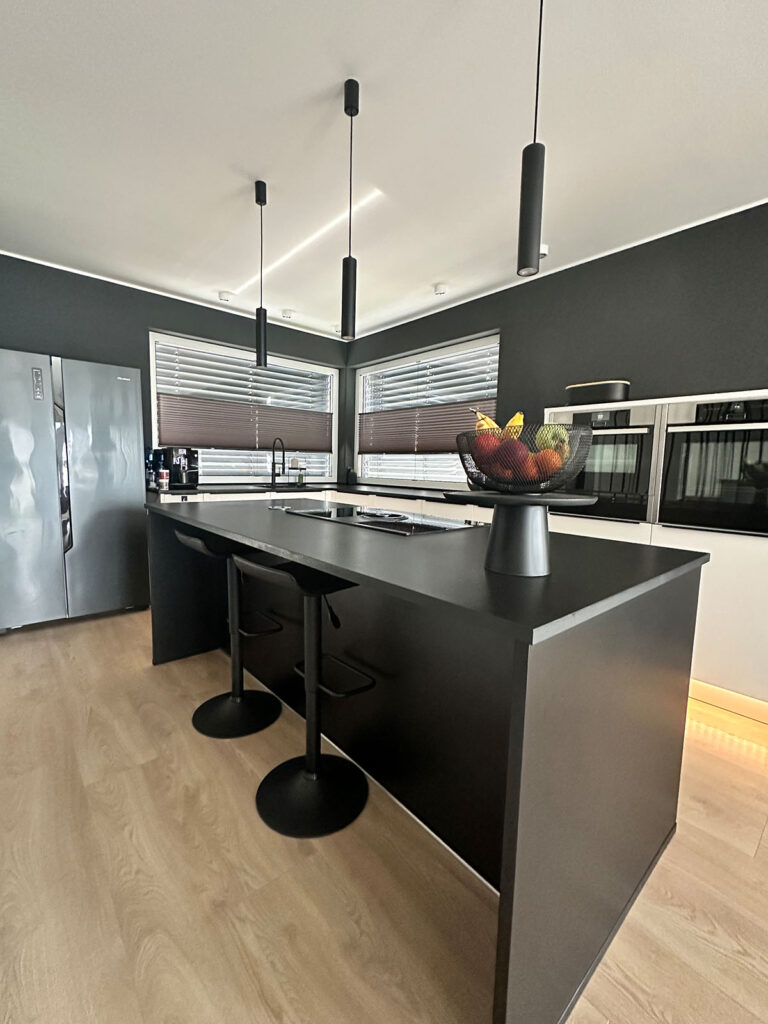 Nolte Kitchen island in black