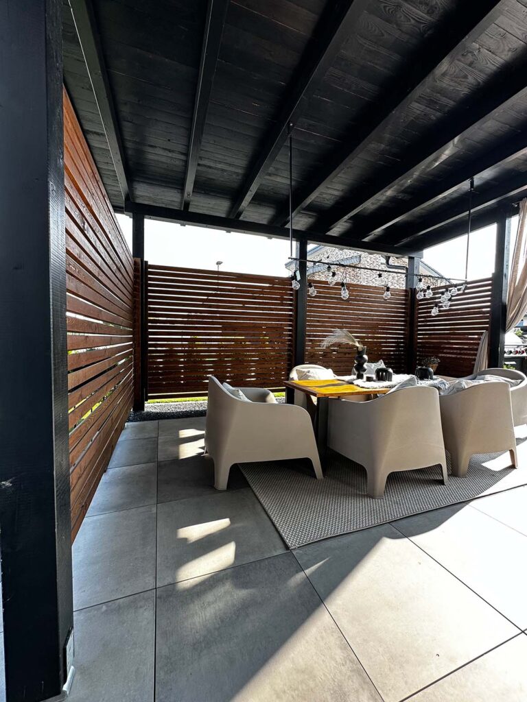 dining table outdoor