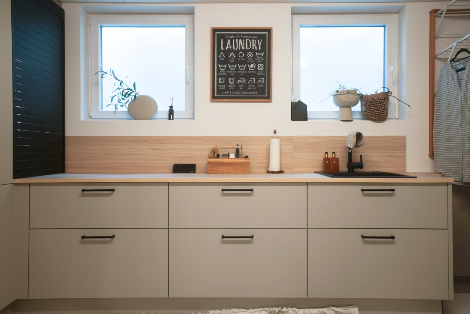 drawers in Nolte utility room