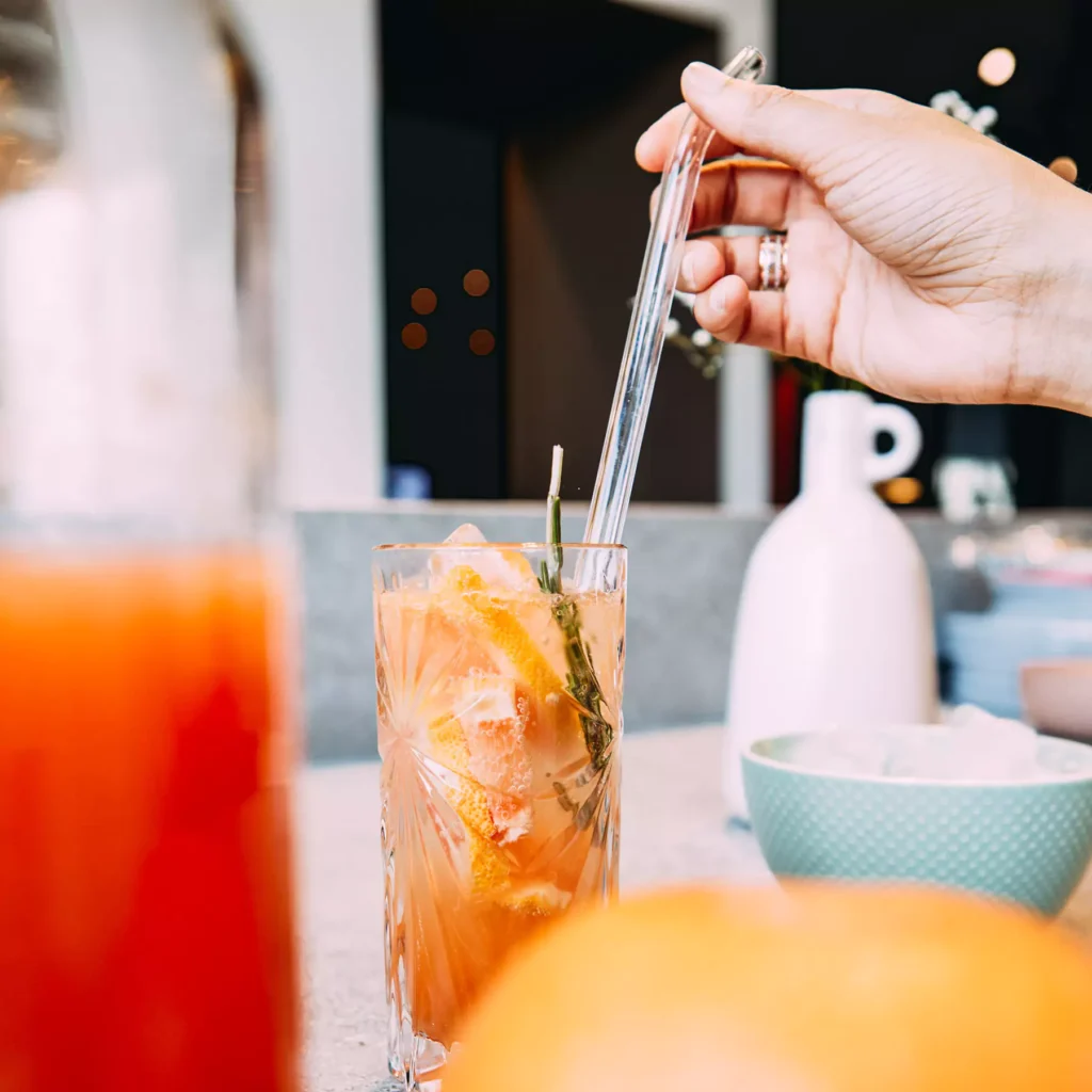 Δροσιστικό καλοκαιρινό cocktail Pink Tonic