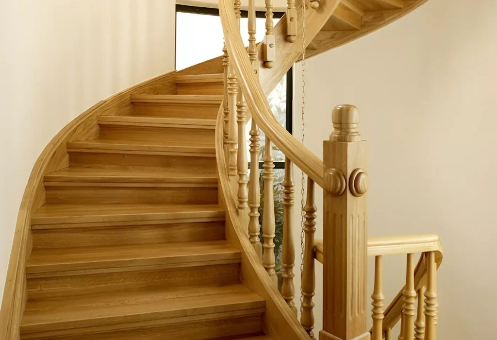 Ξύλινη σκάλα interSCALA – συνδυασμός φυσικού ξύλου και minimal αισθητικής σε χώρο Nolte Kitchens Greece.